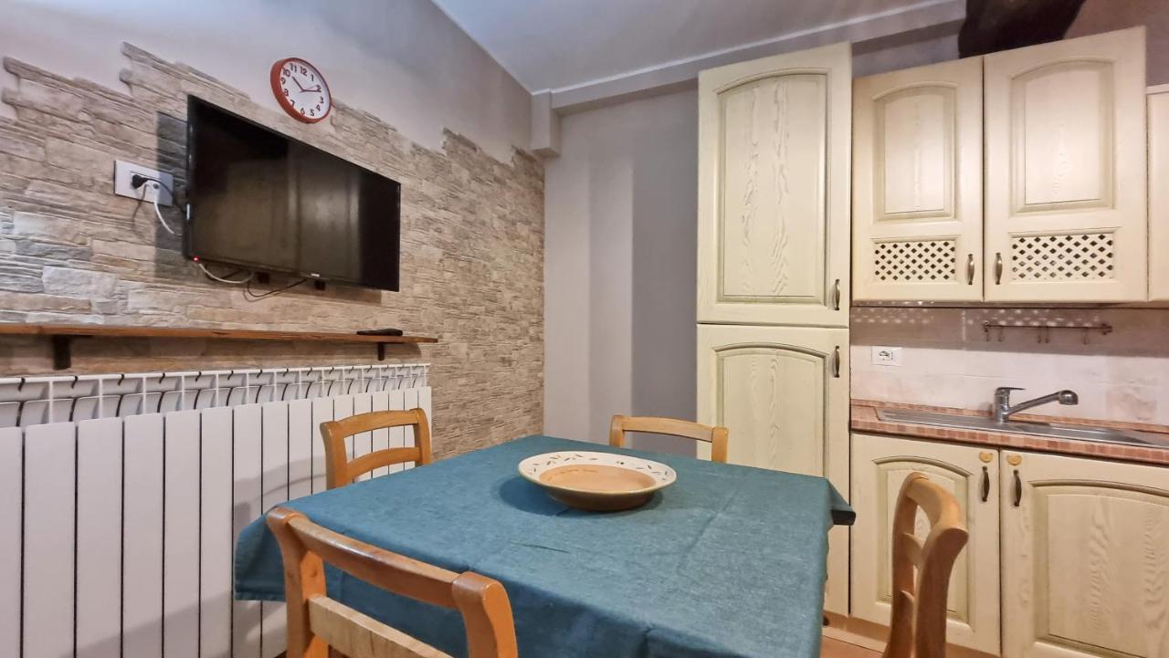 Residenza Dei Longobardi Affittacamere สโปเลโต ภายนอก รูปภาพ