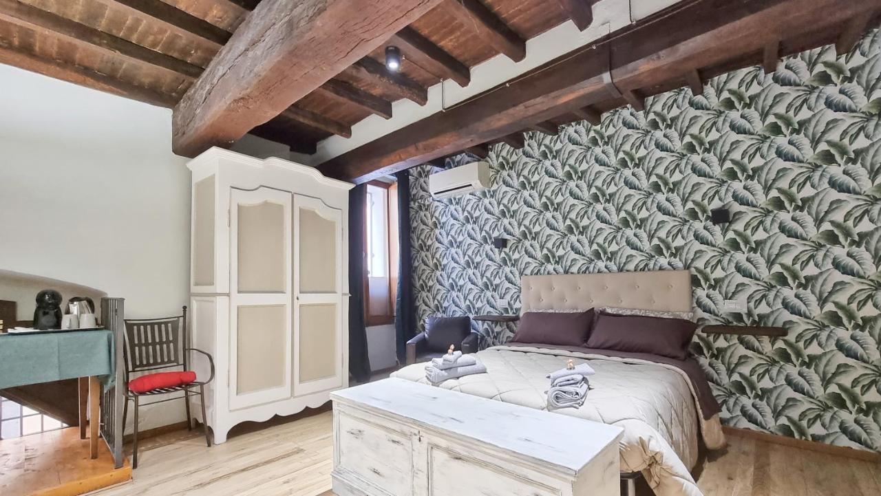 Residenza Dei Longobardi Affittacamere สโปเลโต ภายนอก รูปภาพ