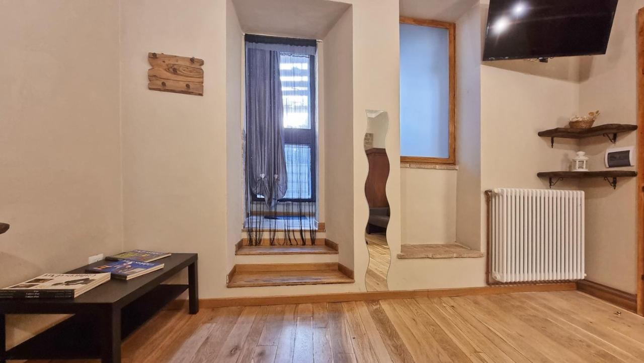 Residenza Dei Longobardi Affittacamere สโปเลโต ภายนอก รูปภาพ